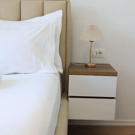 Matisse No7 - One Bedroom With Balcony * تيرانا