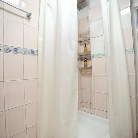 شقة Matisse No7 - One Bedroom With Balcony تيرانا