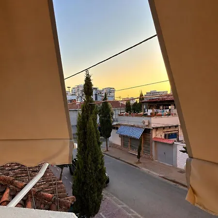 Matisse No7 - One Bedroom With Balcony شقة