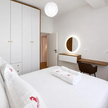 Matisse No7 - One Bedroom With Balcony شقة تيرانا