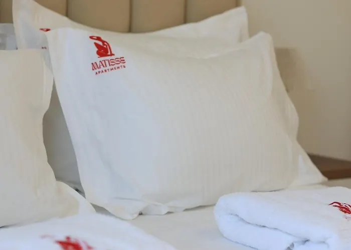 Matisse No7 - One Bedroom With Balcony *