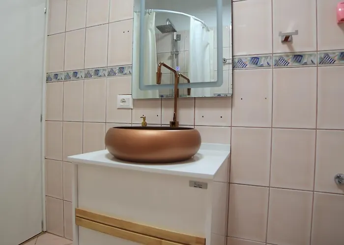 Matisse No7 - One Bedroom With Balcony Apartman Tirana